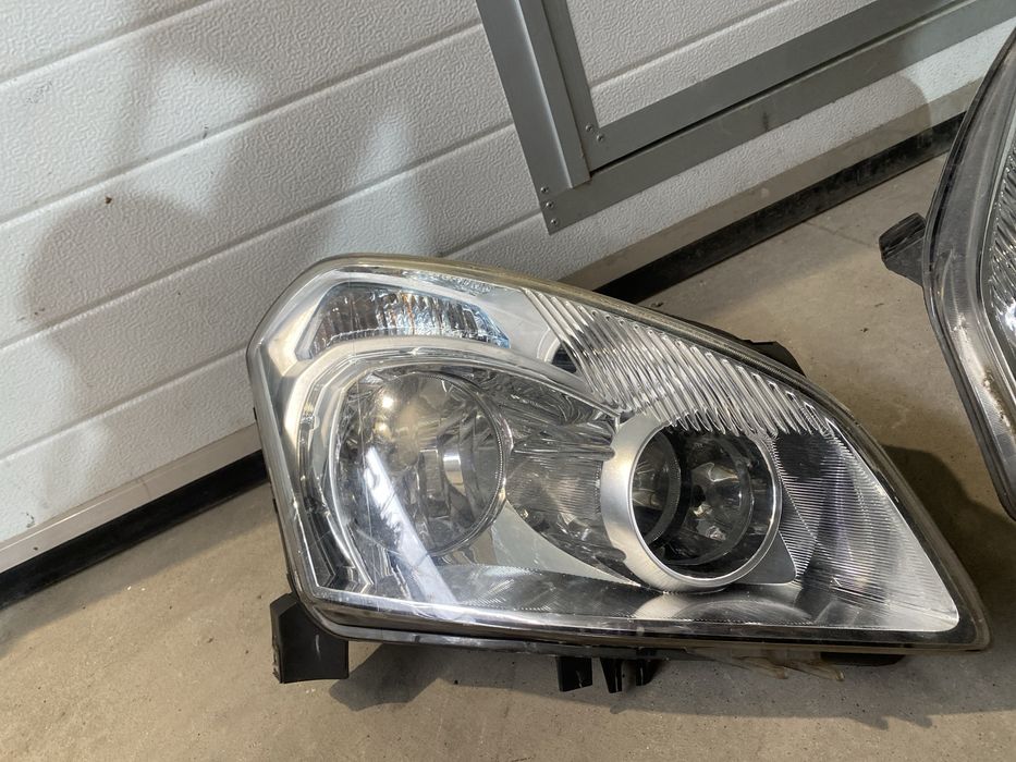 Far-Faruri Nissan Qashqai J10 2007 Stanga-Dreapta