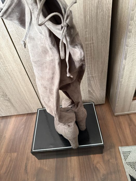 високи велурени ботуши