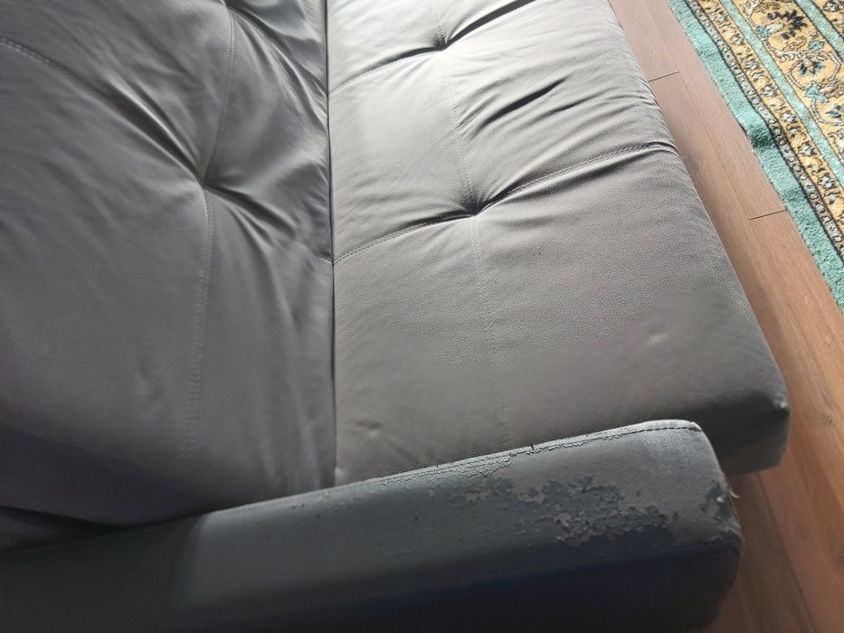 Продается диван в хорошем состоянии