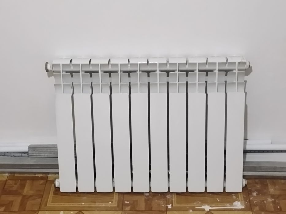 Продам радиатор Akfa биметаллический