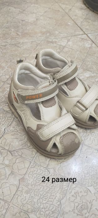 Обувь детская б/у. Все за 10000 тг.