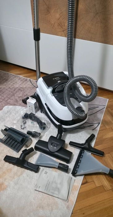 Aspirator cu spălare Bosch