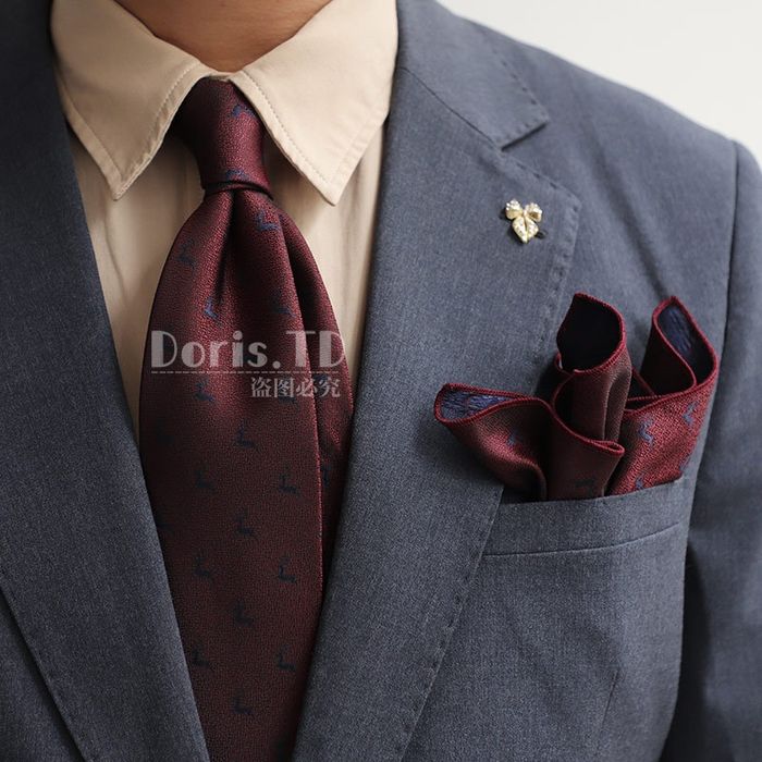 "Будь на шаг впереди стильный галстук для студента"