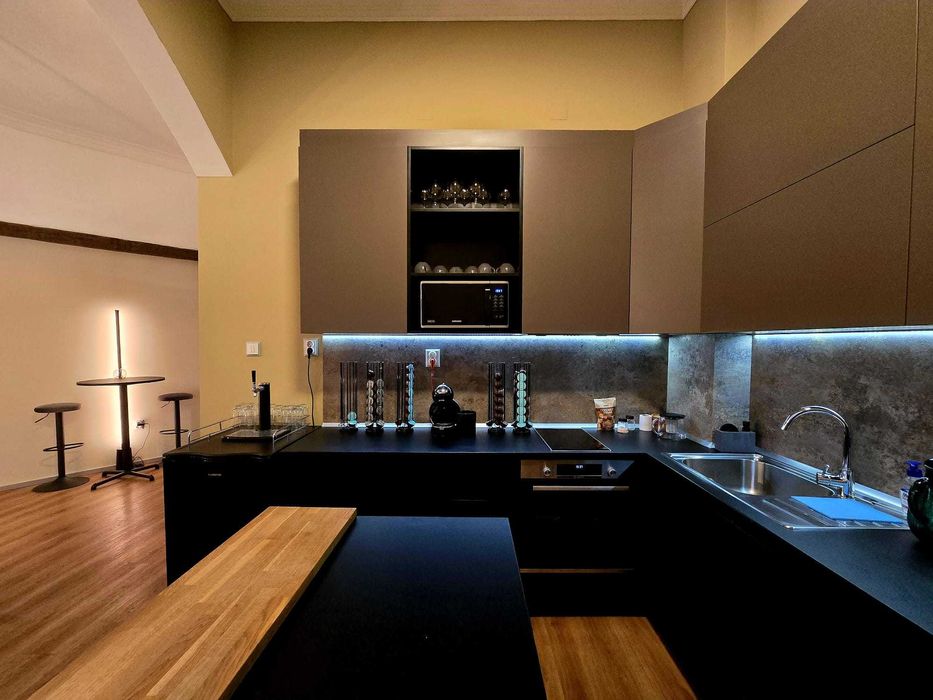 Дава се под наем Офис в София, Център - 260 кв.м за 1200 € - Снимка #9