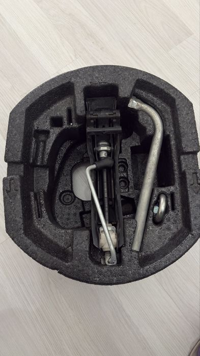 Set cric si cheie Skoda Fabia