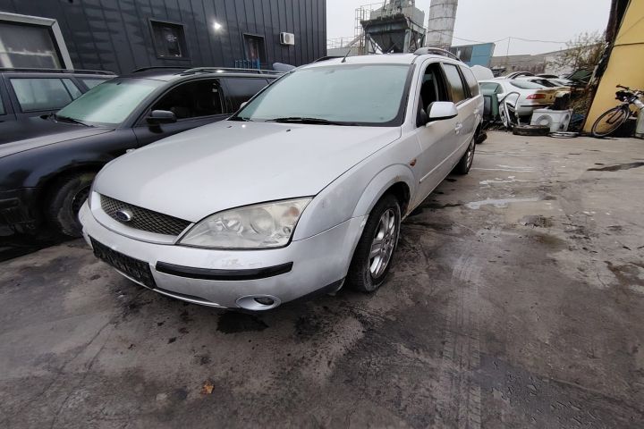 Lampa / Tripla stop dreapta pe aripa Ford Mondeo 2002
