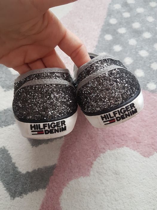 Tenisi Tommy Hilfiger originala nr.40