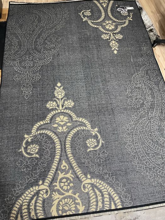 Килим Pierre Cardin  Като нов