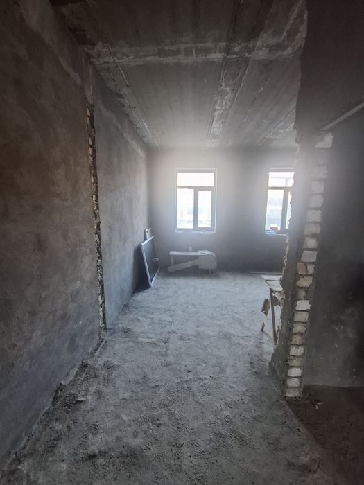 Ibn sino Jar ariq 3 xona 1 etaj novastroyka kvartira sotiladi 76 kvm2