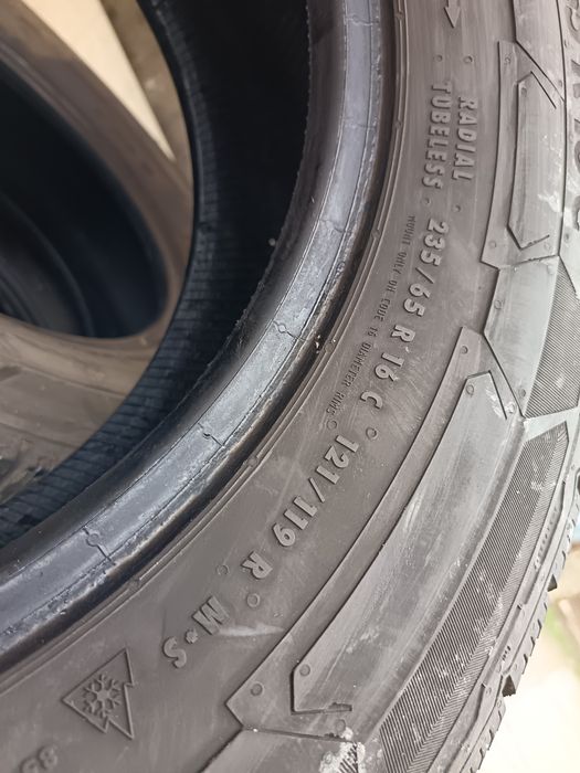 Anvelope MS iarna 235 65 16c continental indice 121/191  2022 5.8-6.5m