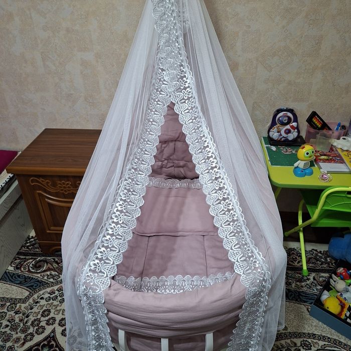 Кровать качалка  детская, б.у.хорошем состоянии,  продаётся