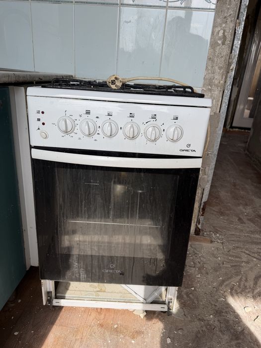 Продам газовую плиту
