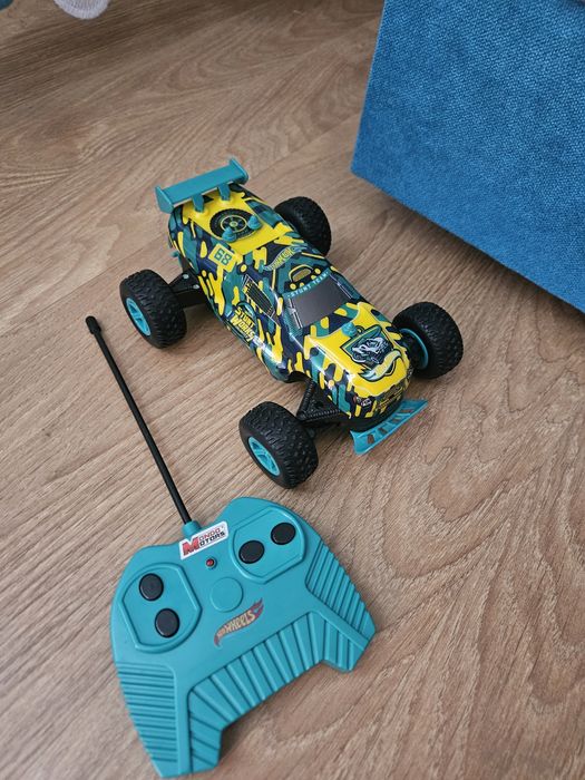 Masinuta cu telecomanda