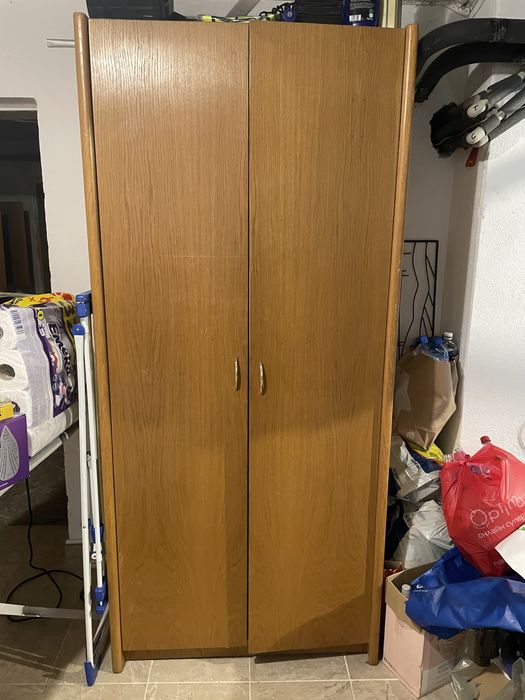 Гардероби 3 броя по 90лв.