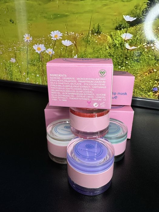 Set masca de buze si scrub buze. E.B Enterprices