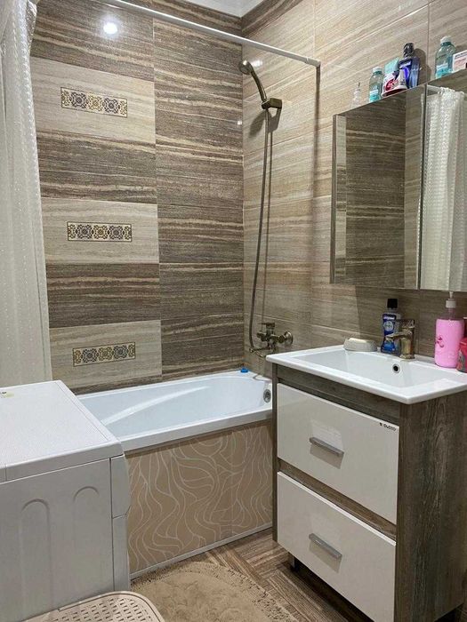 Продается евро 3 комн Саина,36а