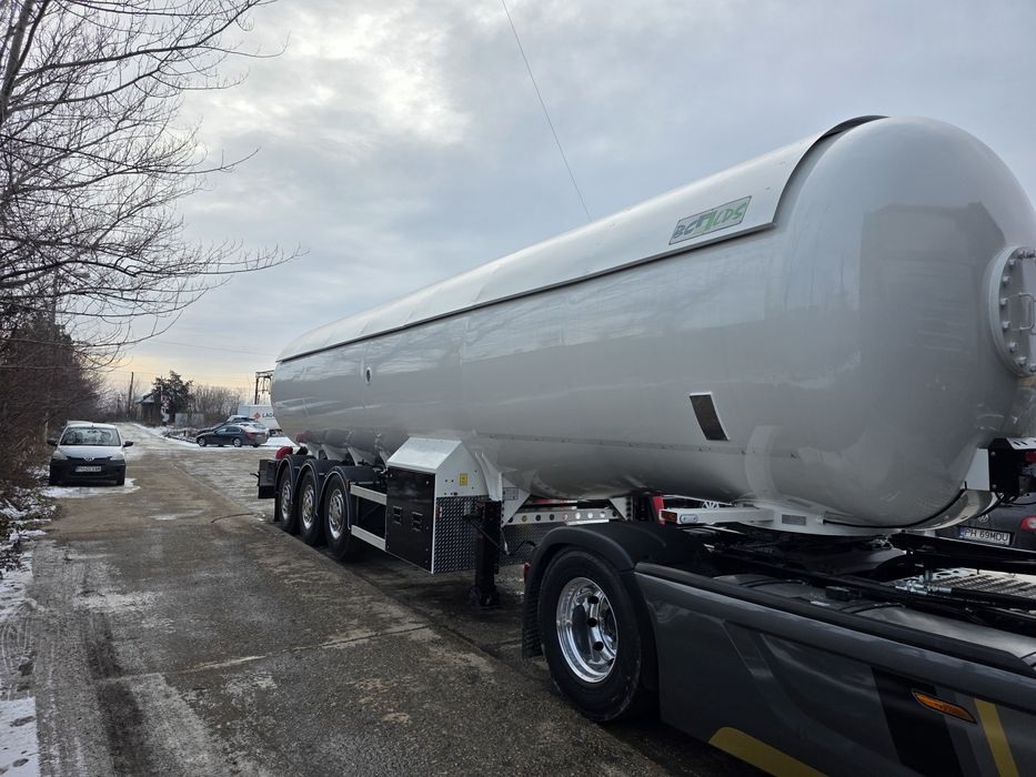 Semiremorca cisterna GPL