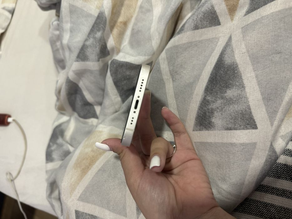 iPhone 13 втора употреба-запазен