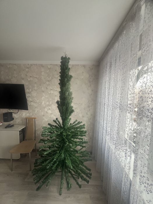 Продам елку исскуственную