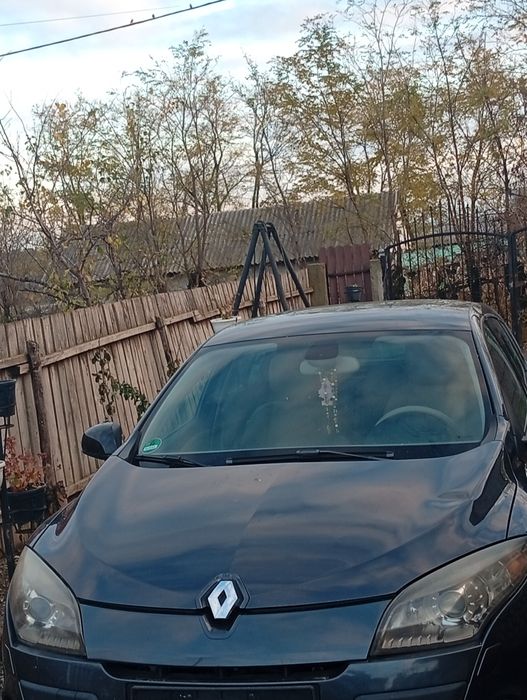 Mașina reno Megan