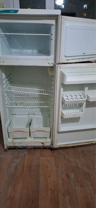 Продам холодильник 5000 тенге