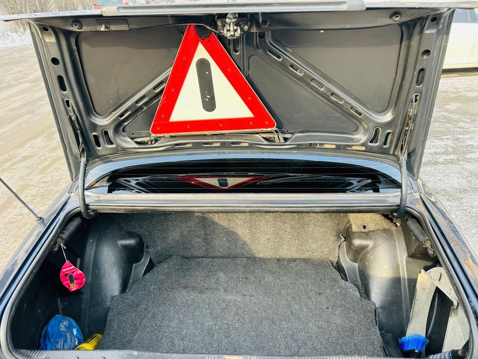 Продам хорошую машину