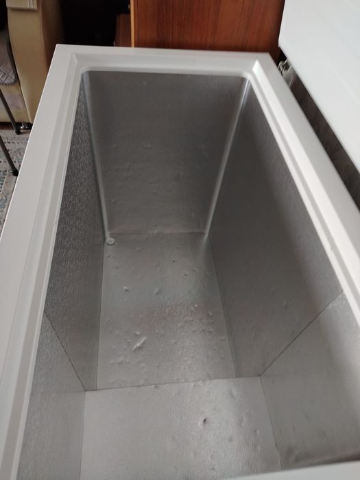 Продаю морозильник ларь 240 л