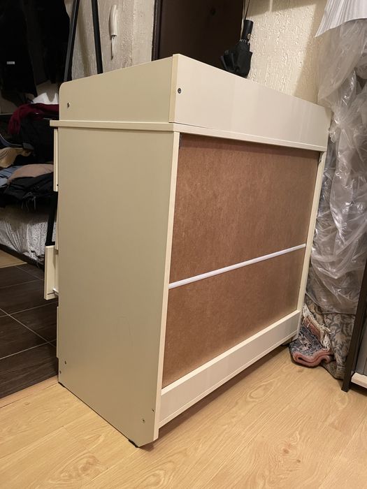 Два белых комода в стиле IKEA