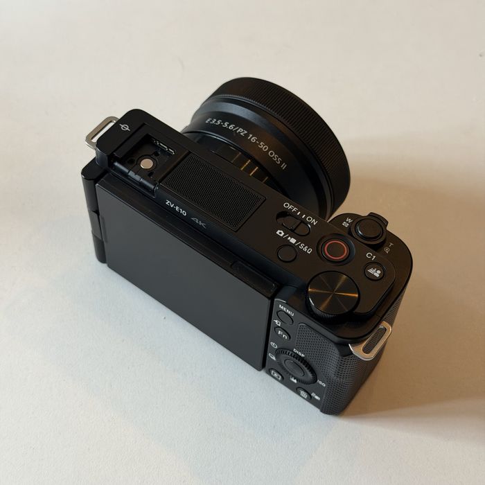 Продаю sony zv-e10