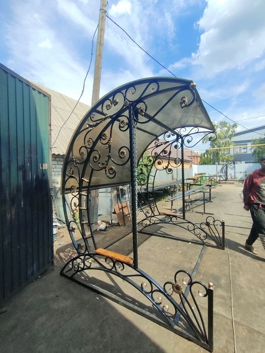 Продаётся кованые качели и ворота