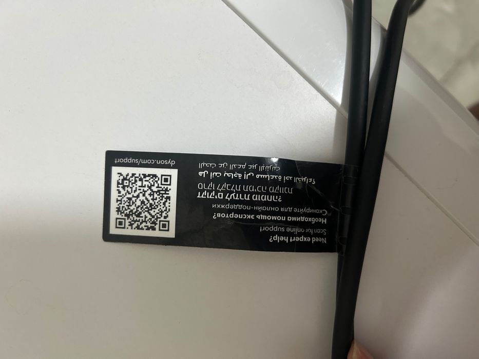 Dyson airstrait, фен