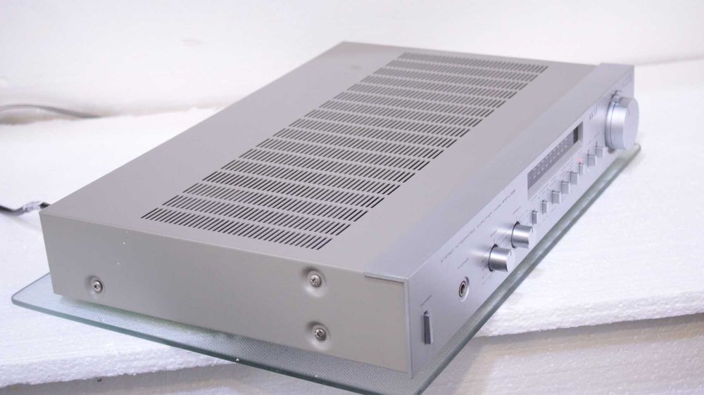 Statie Akai AM-22(2x25W).