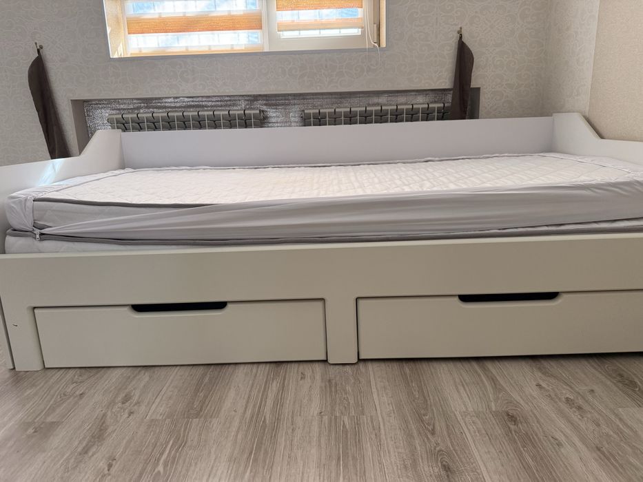 Деткая кроватка