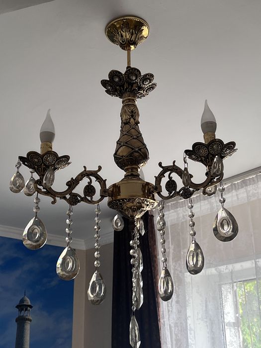 Продам красивые люстры