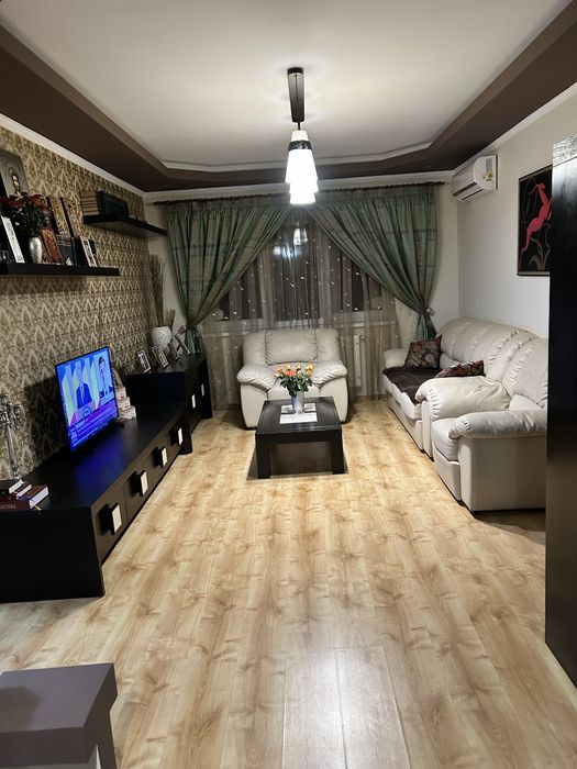 Vand apartament 3 camere