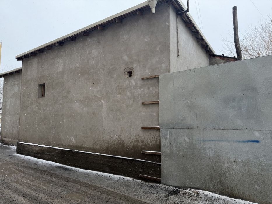 Hovli Sotiladi, Urganch shahar markazida joylashgan