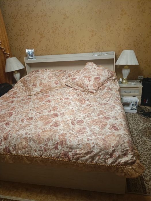 Продам спальний гарнитур