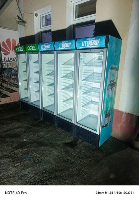 Витрина холодильник