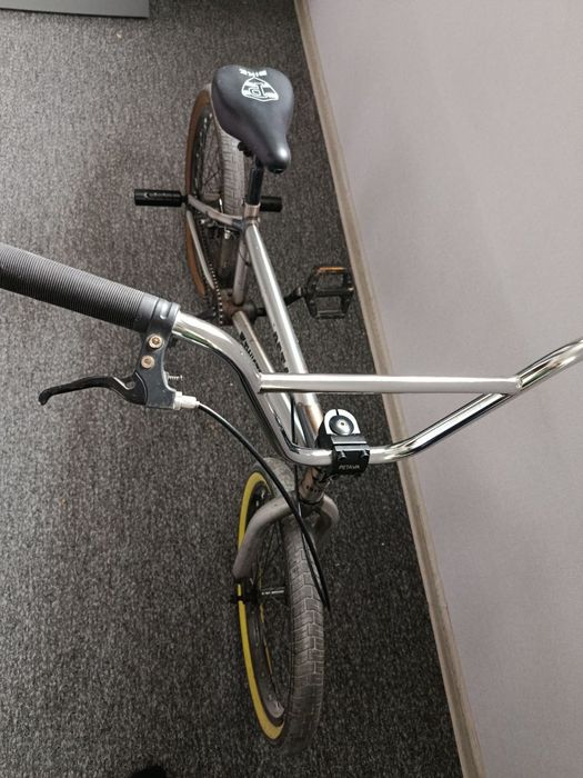 Велосипед BMX диаметр 20