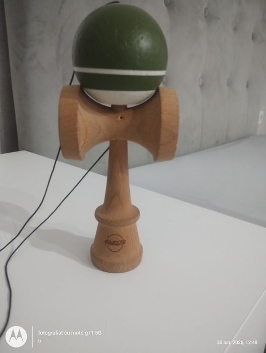 Vând kendama sweets broken shape tracker Army