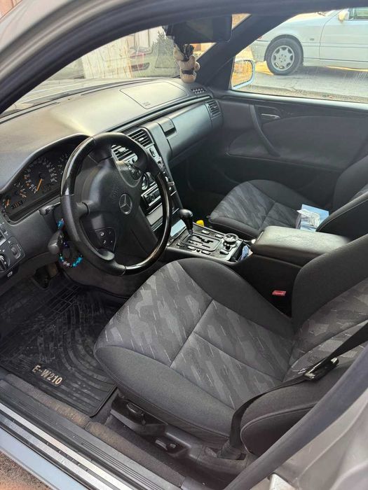 Mercedes-Benz  Avangard 111