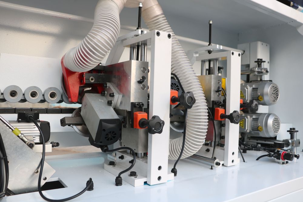 Автоматический кромкооблицовочный станок DELTAMACHINERY DM-400