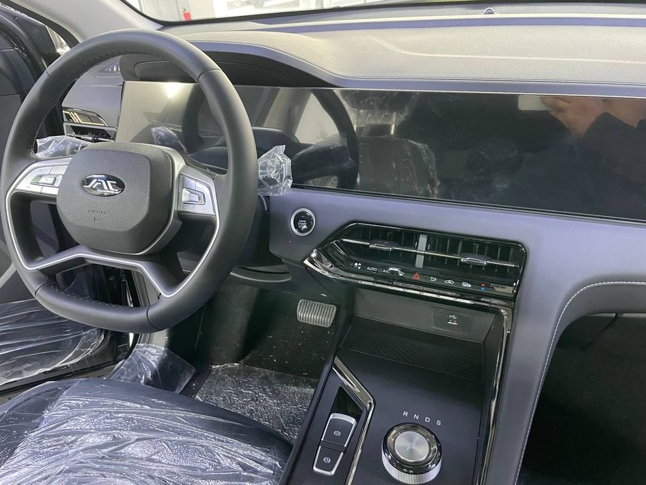 Jac JS 8   7 кишилик крассовер