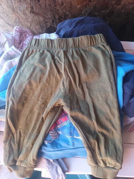 Vand haine băieți 1 an in stare bună