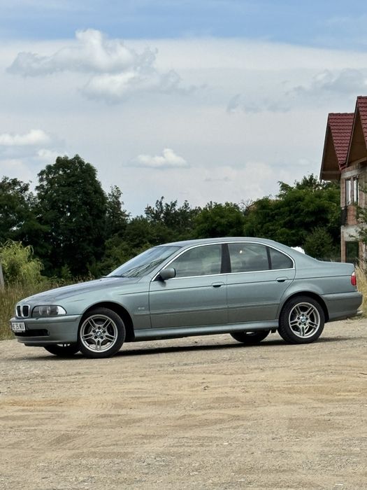 BMW Seria 5 E39 520i Manual 2001 Albastru