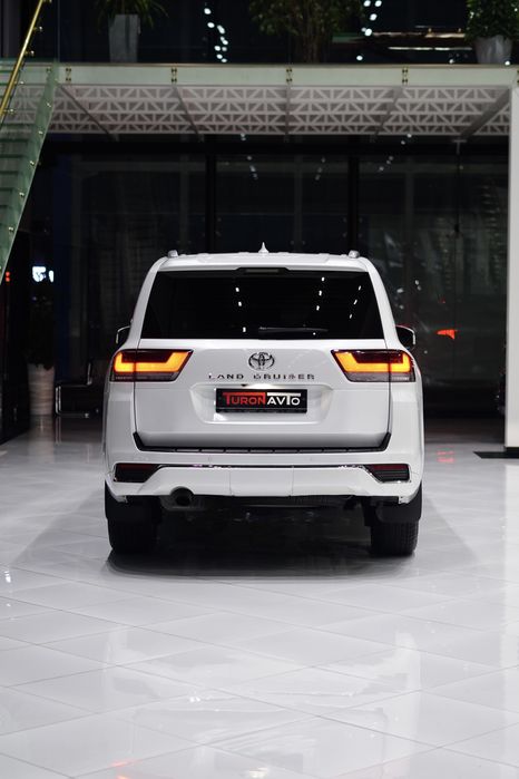 Toyota LC300 в Ташкенте