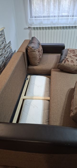 Разтегателен диван