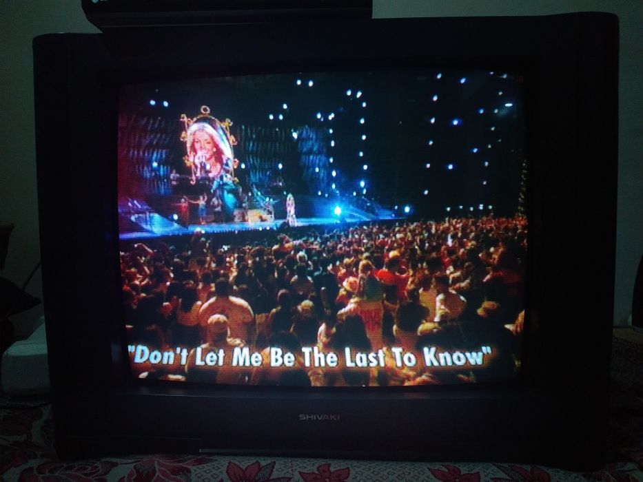 Телевизор SHIVAKI 72"