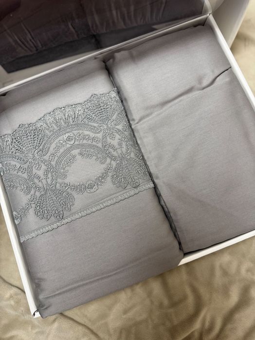 Луксозен спален комплект