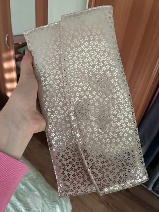 Plic auriu din piele